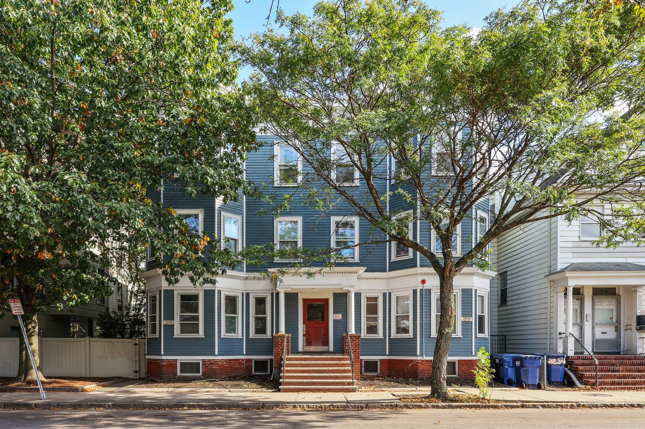  #751: Inman Square - Queen Bedroom C  -  #751: Inman Square  - Gallery -  19