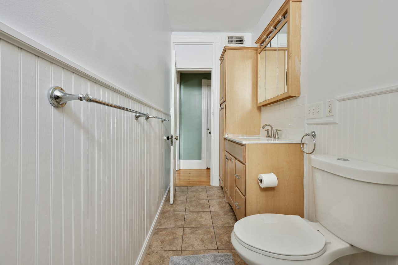  #751: Inman Square - Queen Bedroom C  -  #751: Inman Square  - Gallery -  4