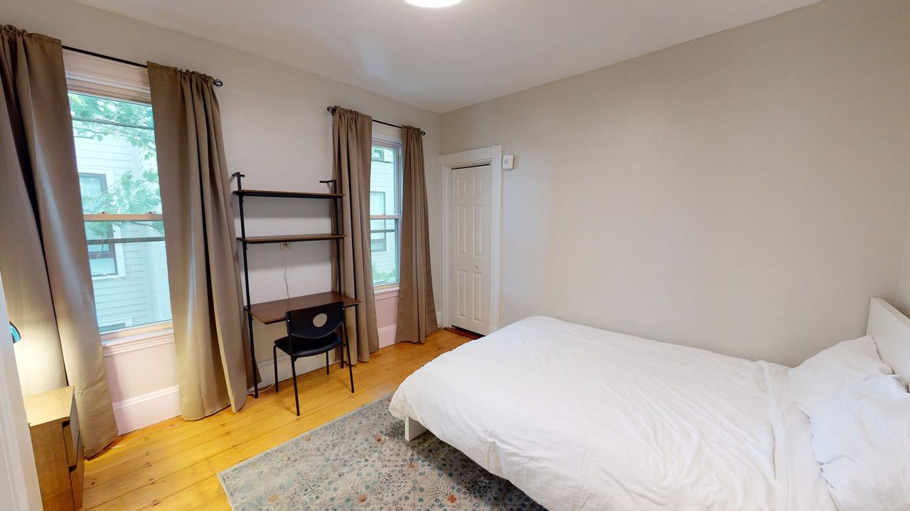  #751: Inman Square - Queen Bedroom C  -  #751: Inman Square  - Gallery -  14