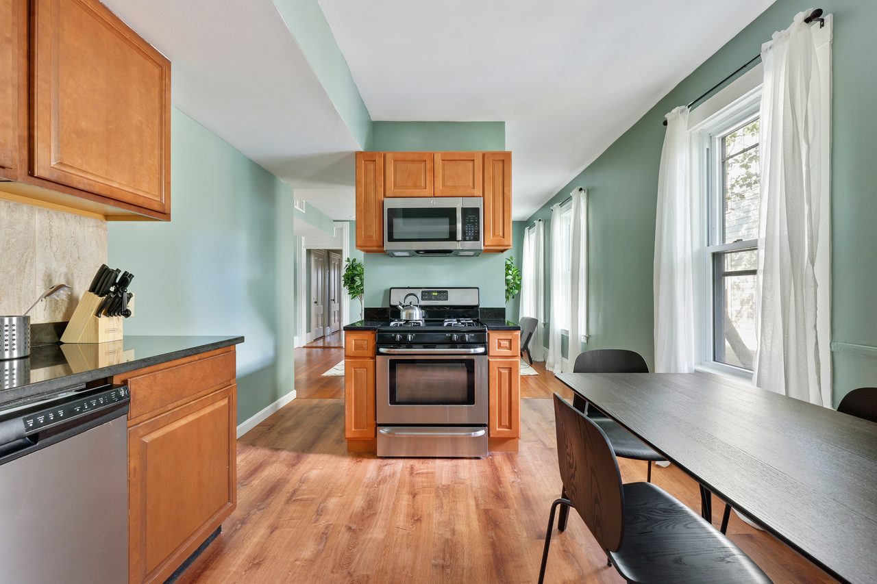  #751: Inman Square - Queen Bedroom C  -  #751: Inman Square  - Gallery -  8