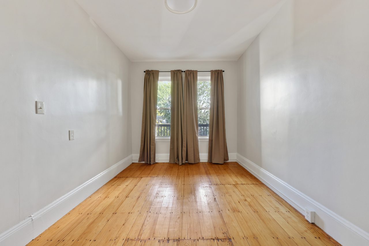  #751: Inman Square - Queen Bedroom B  -  #751: Inman Square  - Gallery -  16