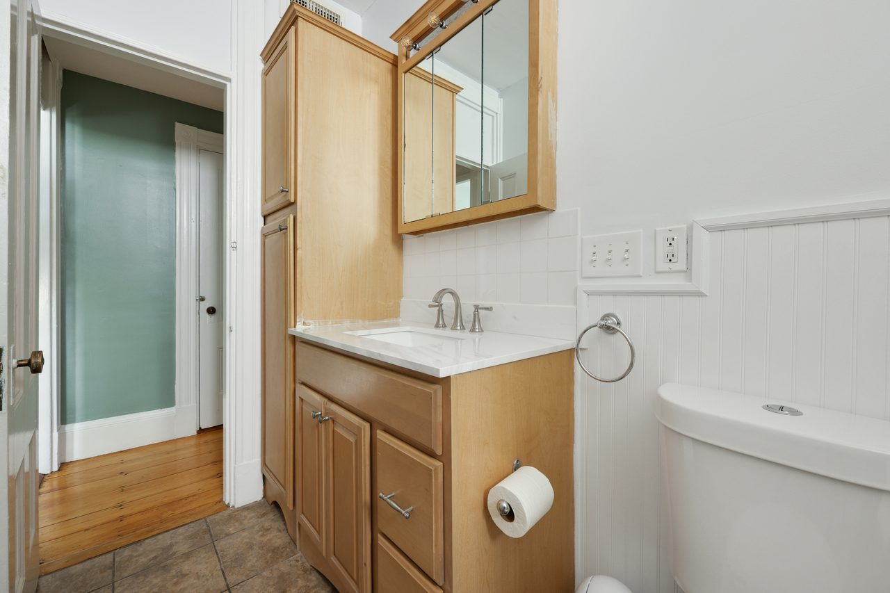  #751: Inman Square - Queen Bedroom B  -  #751: Inman Square  - Gallery -  5