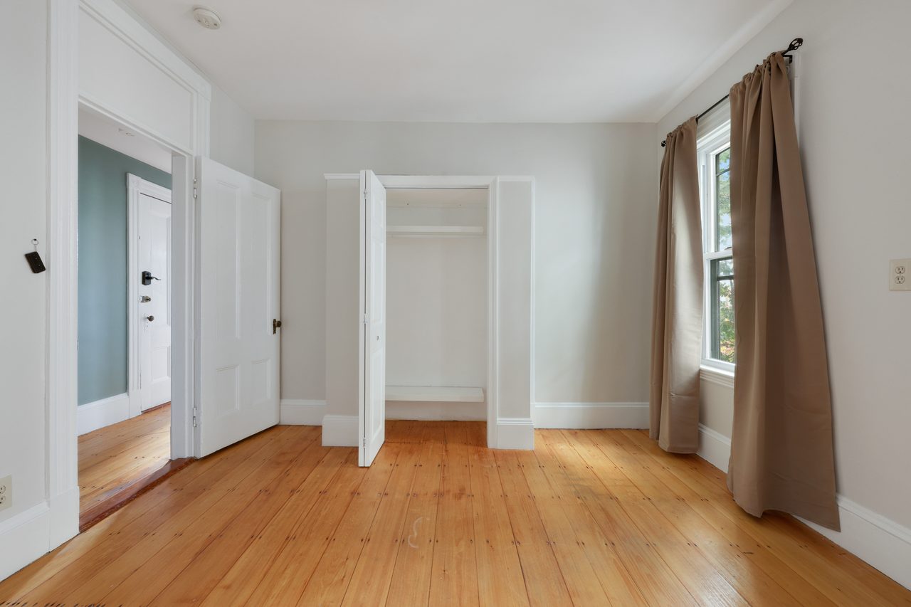  #751: Inman Square - Queen Bedroom D  -  #751: Inman Square  - Gallery -  16