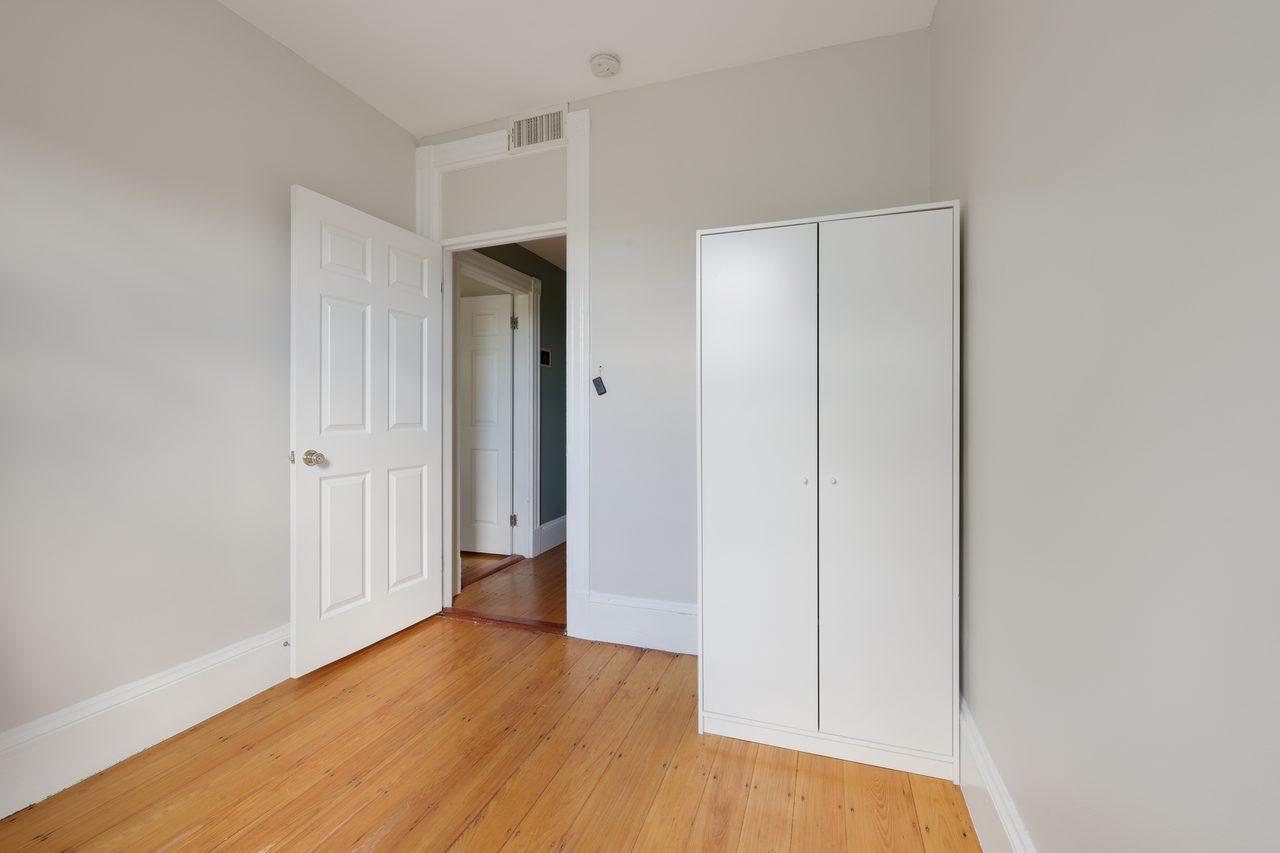  #751: Inman Square - Queen Bedroom D  -  #751: Inman Square  - Gallery -  15