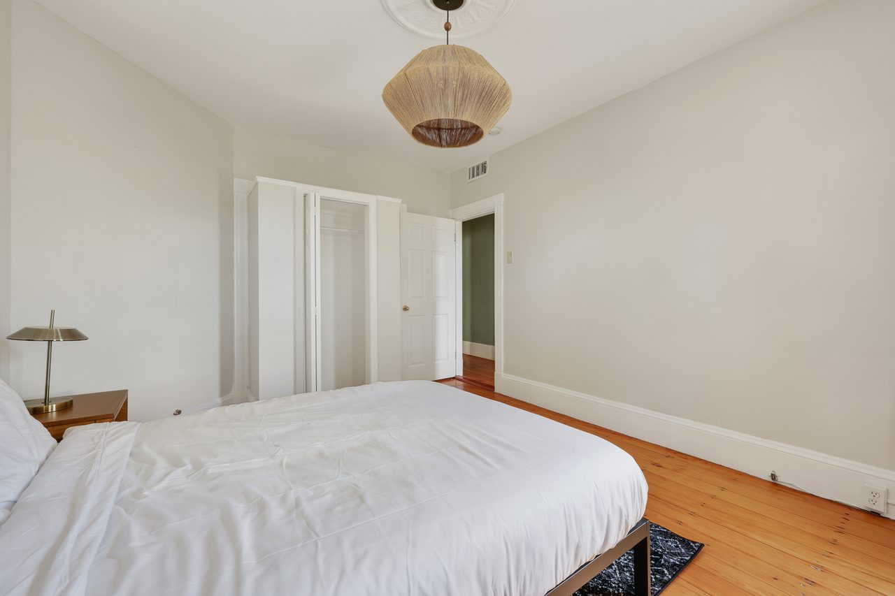  #751: Inman Square - Queen Bedroom A  -  #751: Inman Square  - Gallery -  14
