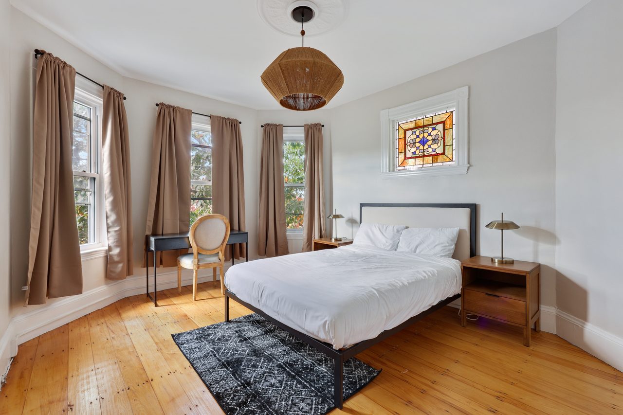  #751: Inman Square - Queen Bedroom A  -  #751: Inman Square  - Gallery -  16