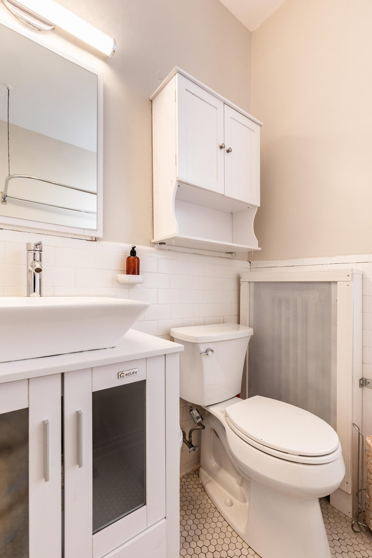  #1289: Beacon Hill - 1 Bedroom (Full)  -  #1289: Beacon Hill  - Gallery -  9