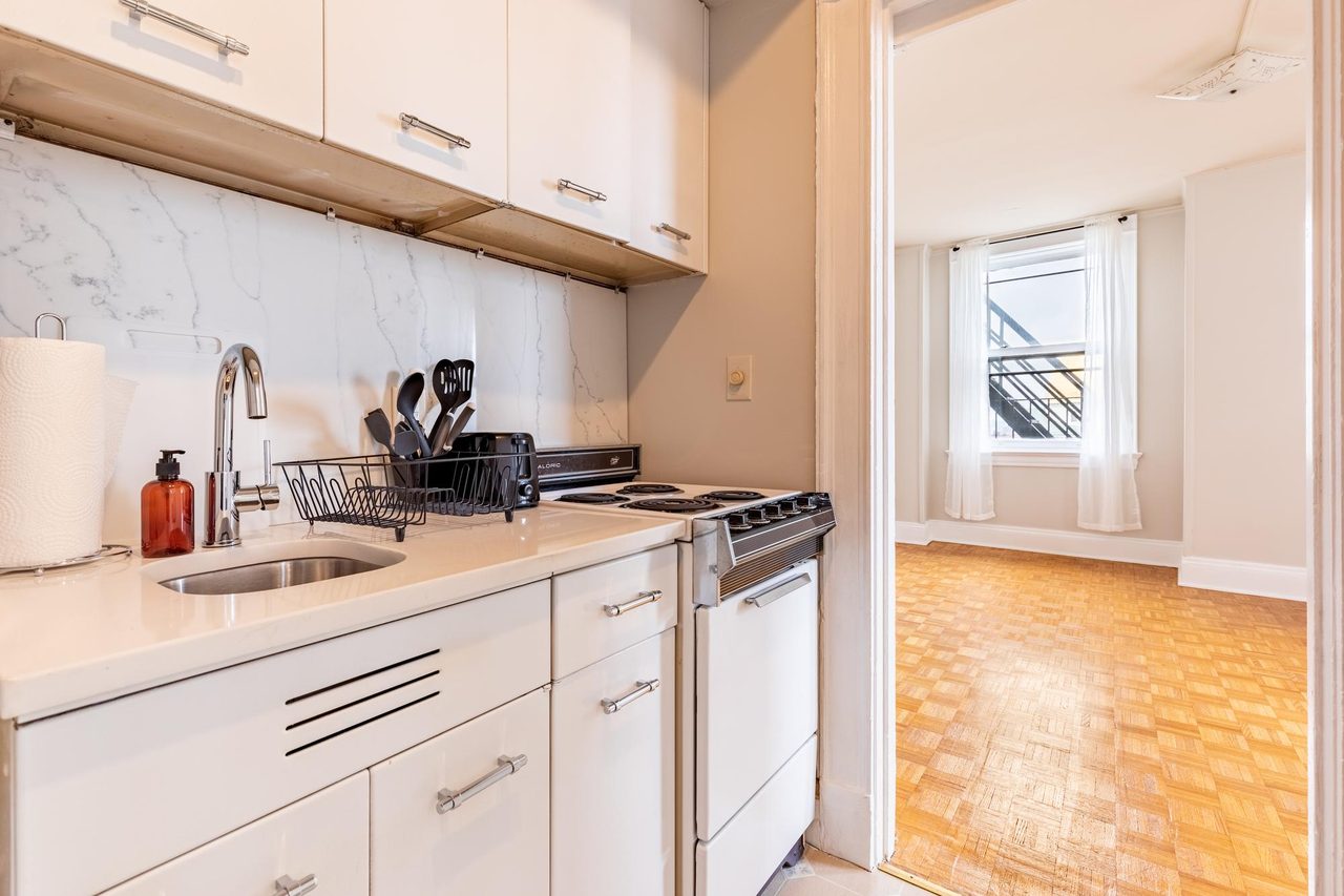  #1289: Beacon Hill - 1 Bedroom (Full)  -  #1289: Beacon Hill  - Gallery -  16