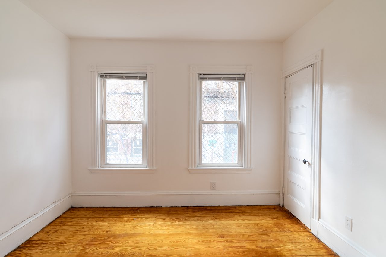 #1751: JFK/UMass - Queen Bedroom B - 2