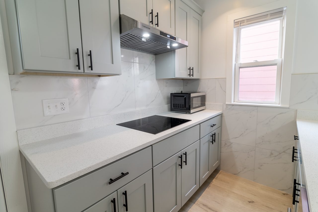 #1751: JFK/UMass - Queen Bedroom A - 7