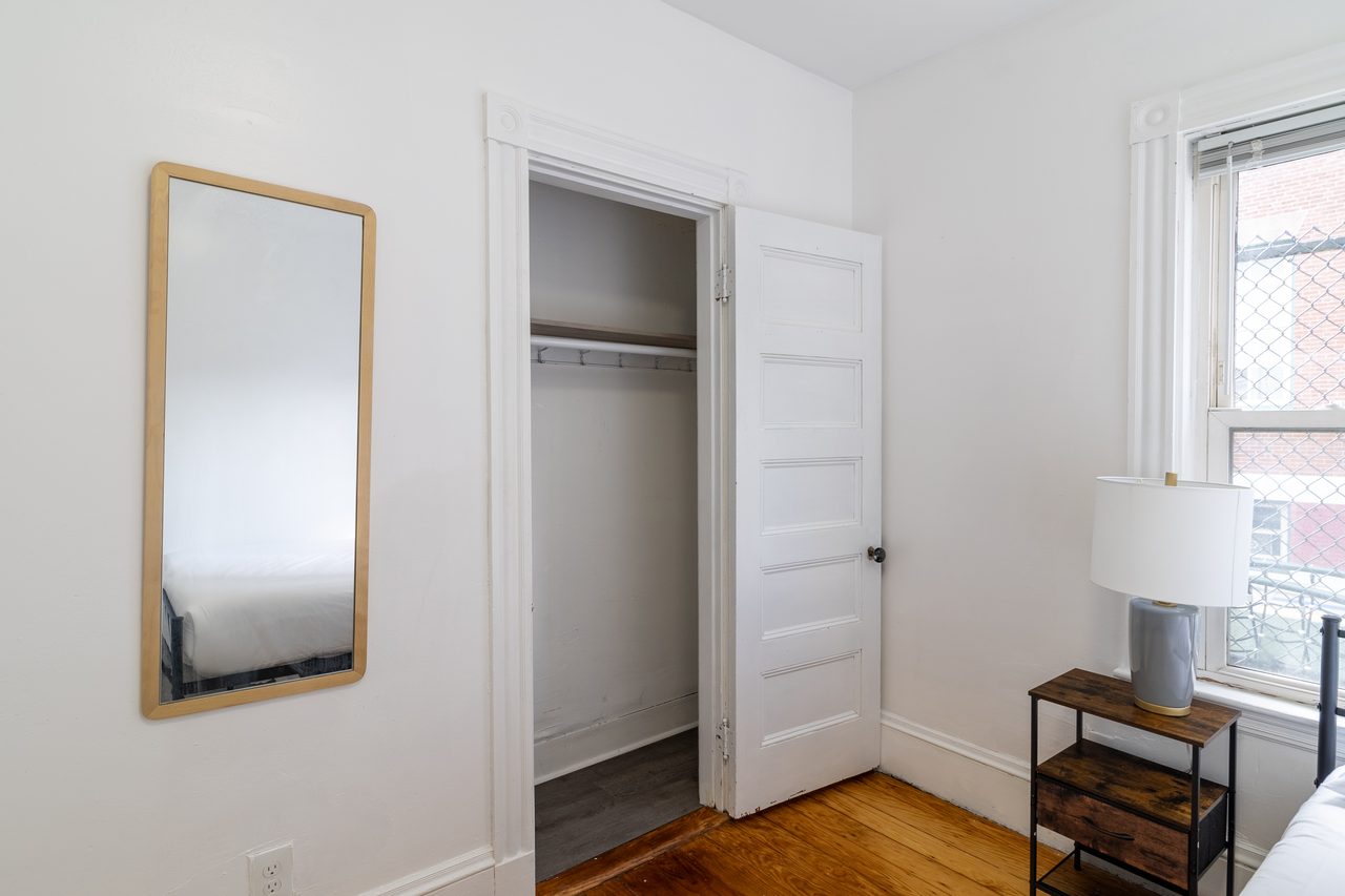 #1751: JFK/UMass - Queen Bedroom A - 3
