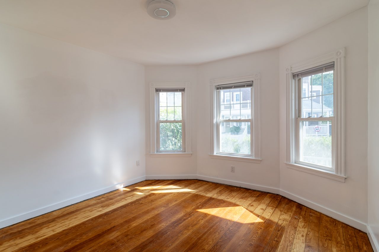 #1751: JFK/UMass - Queen Bedroom C - 2