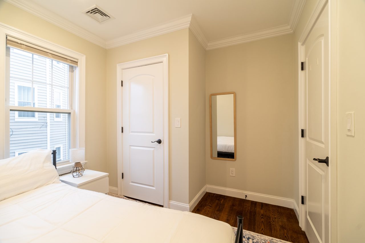 #1798: Somerville - Full Bedroom B - 2