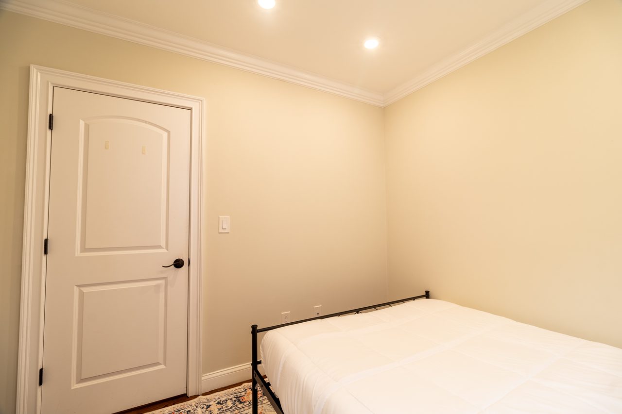 #1798: Somerville - Full Bedroom B - 3