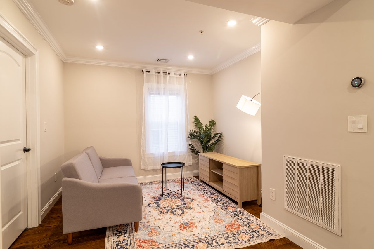 #1798: Somerville - Queen Bedroom C - 12
