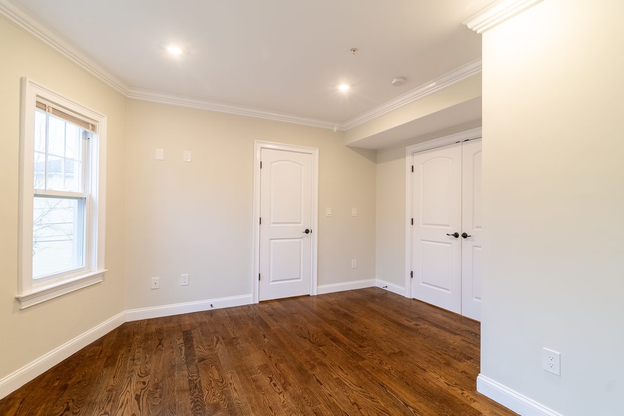 #1798: Somerville - Queen Bedroom C - 4