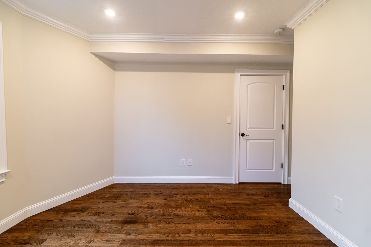 #1798: Somerville - Queen Bedroom A - 3