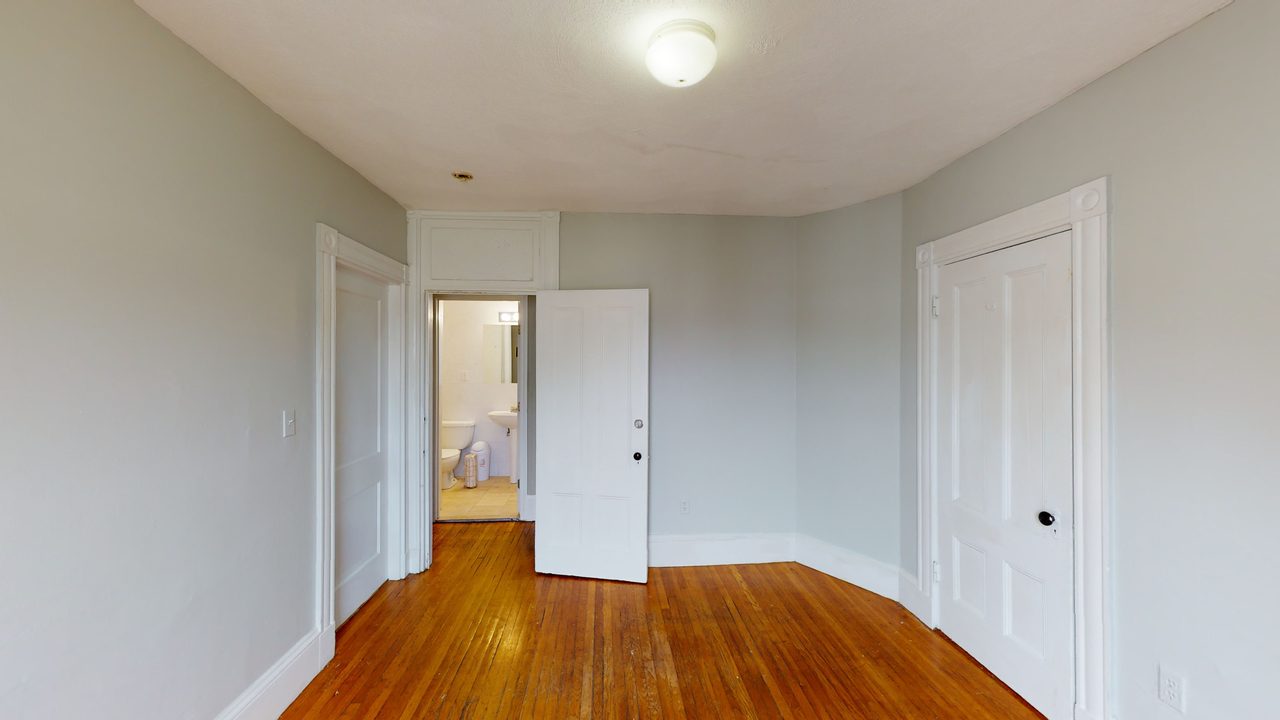 #1390: Allston - Queen Bedroom D - 3