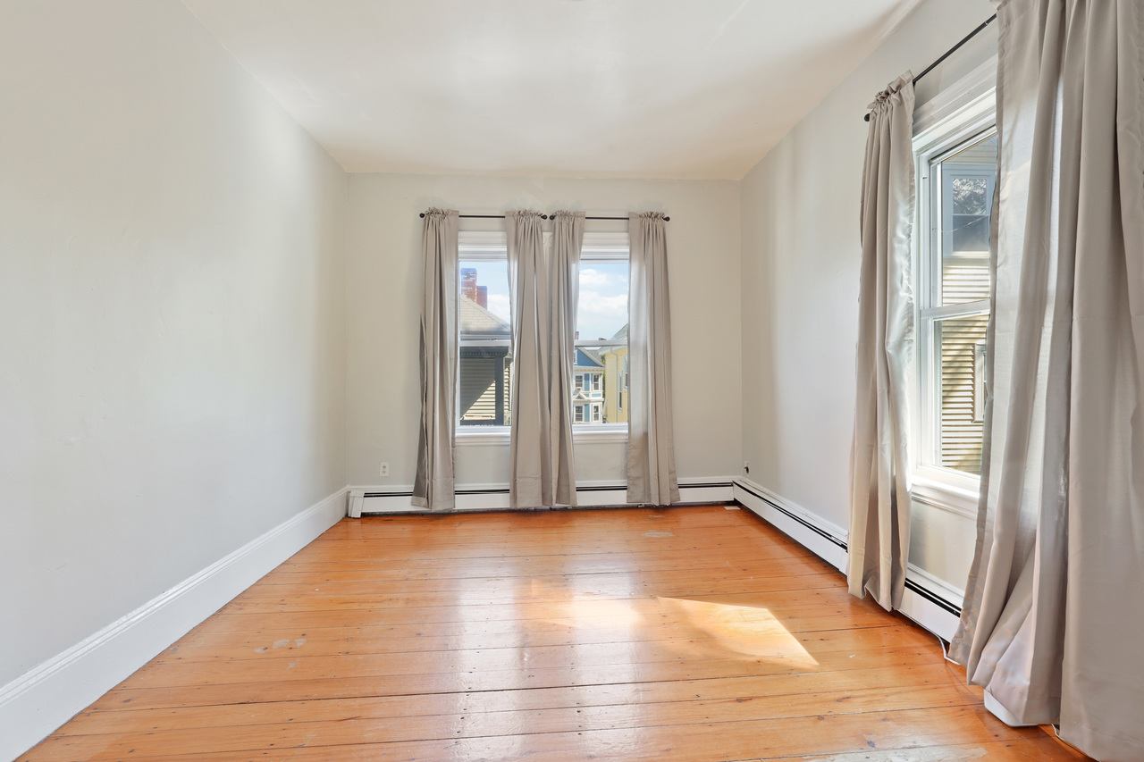 #429: Mission Hill - Queen Bedroom C - 12