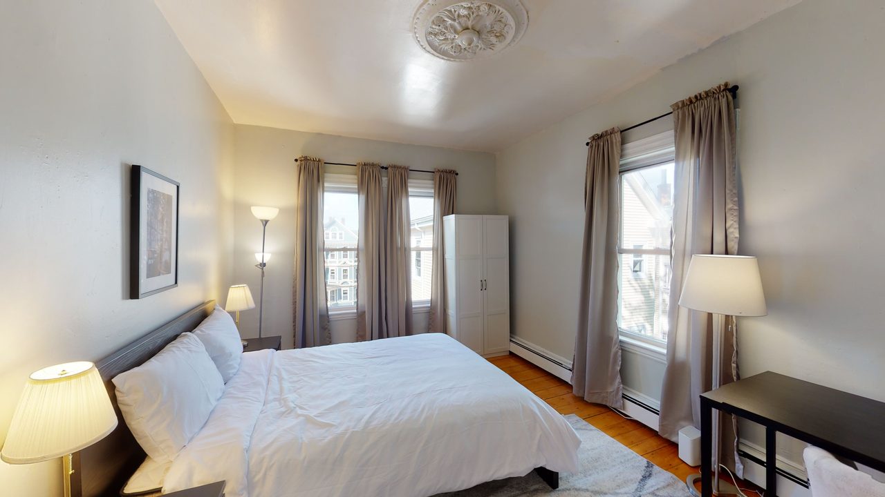 #429: Mission Hill - Queen Bedroom C - 13