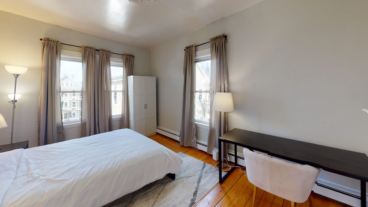 #429: Mission Hill - Queen Bedroom C - 9