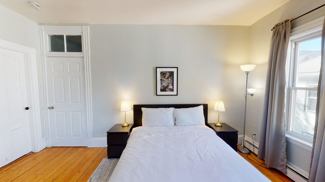 #429: Mission Hill - Queen Bedroom C - 10