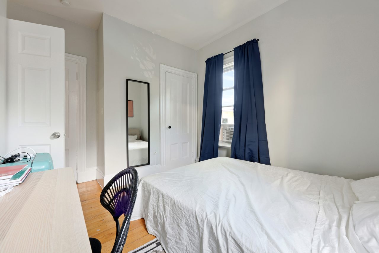 #429: Mission Hill - Queen Bedroom B - 9