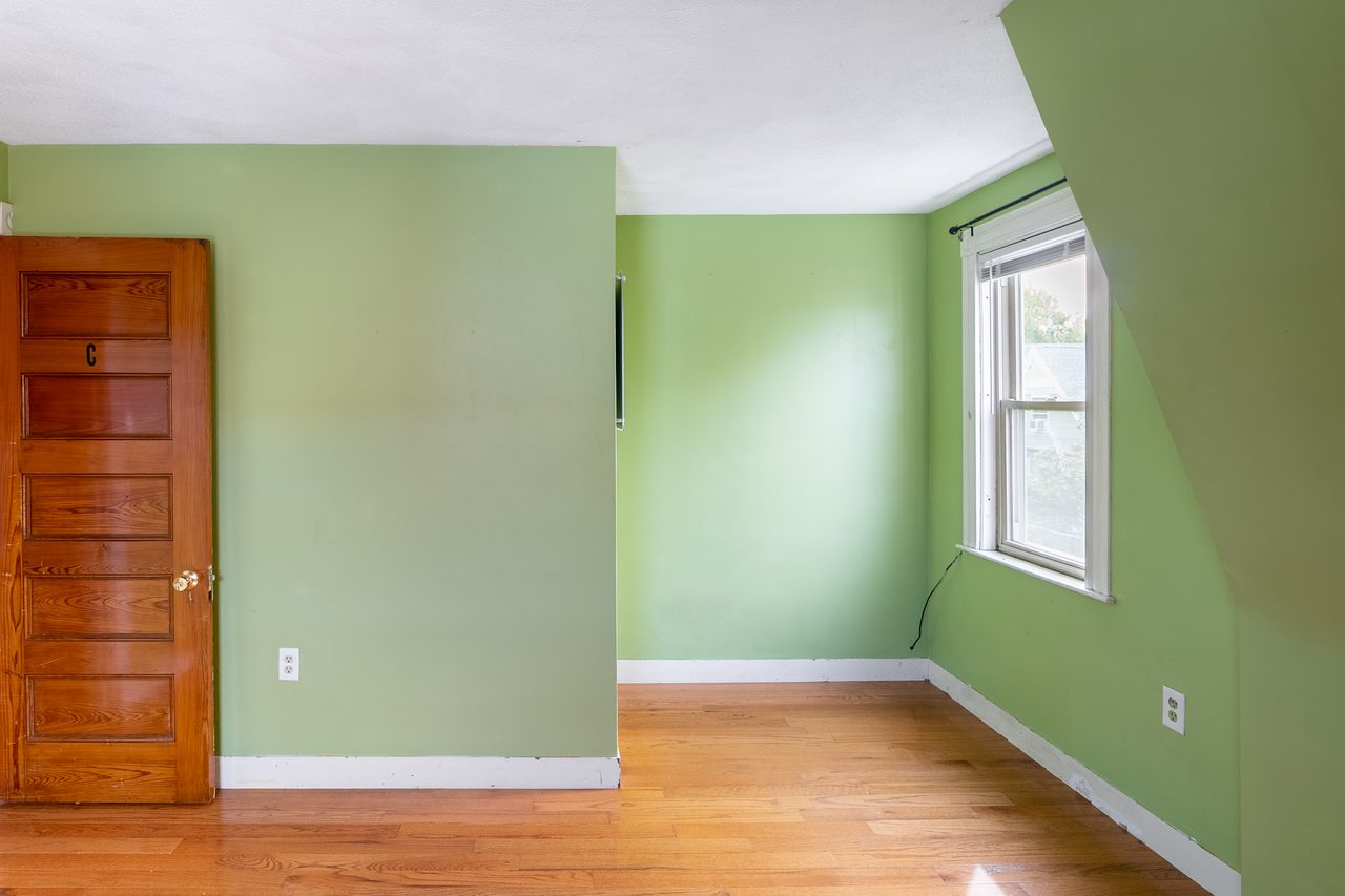 #1578: Somerville - Queen Bedroom C - 2