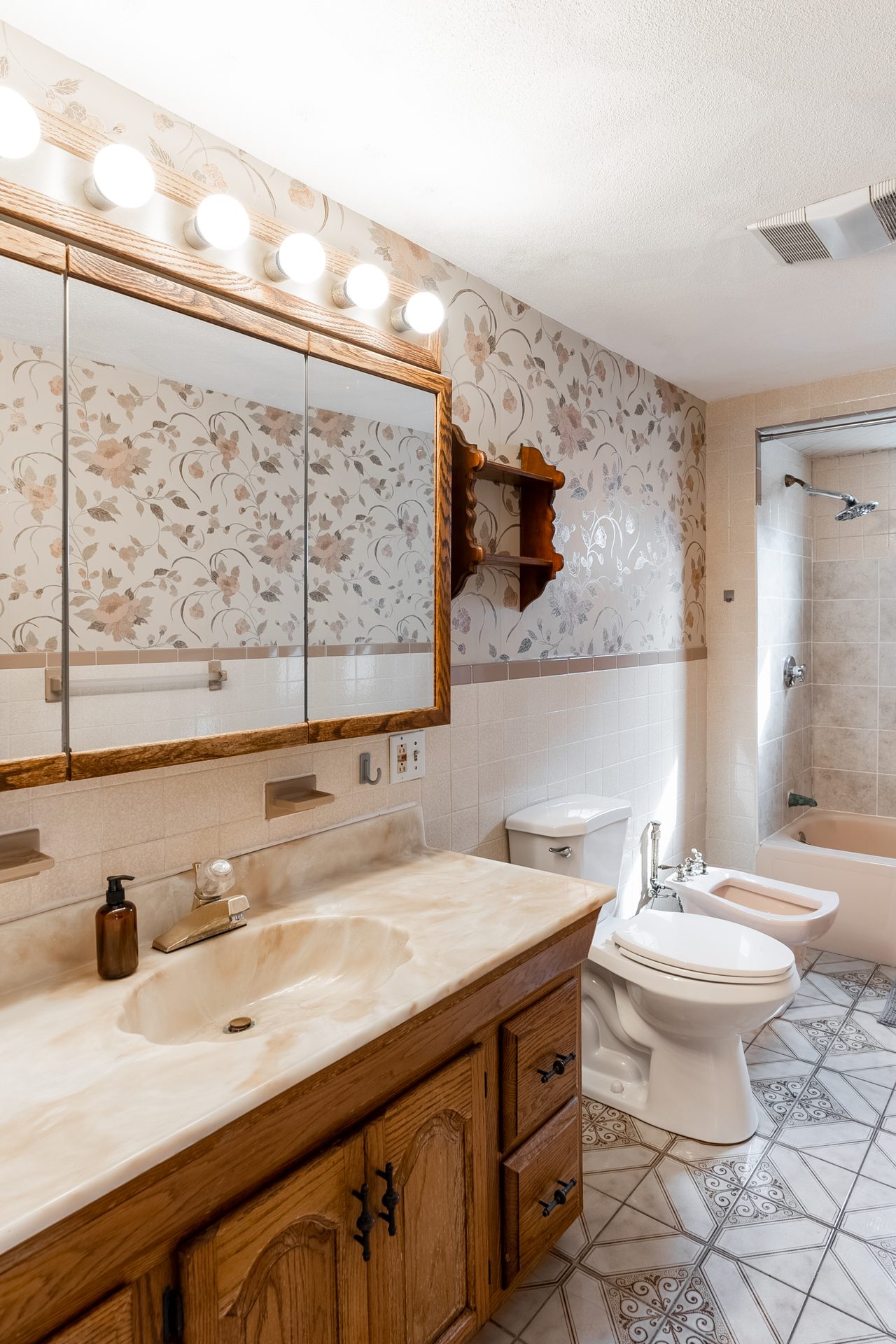  #1578: Somerville - Queen Bedroom D  -  #1578: Somerville  - Gallery -  15