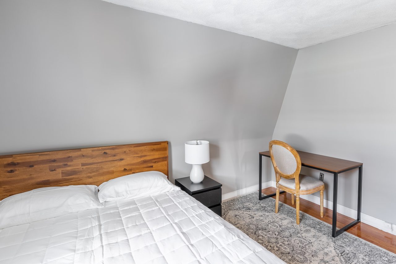  #1578: Somerville - Queen Bedroom F  -  #1578: Somerville  - Gallery -  3