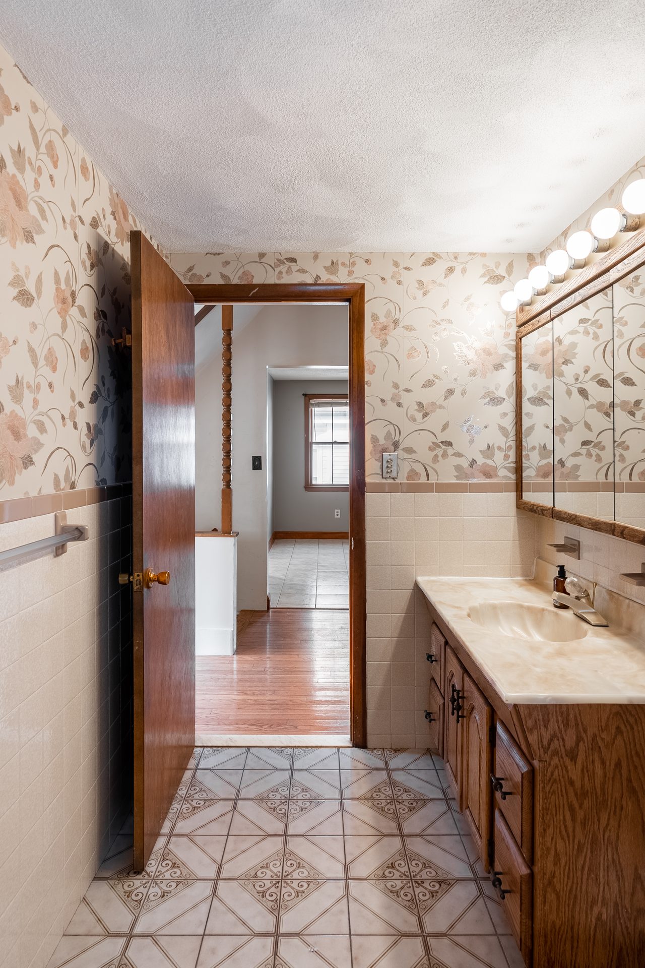  #1578: Somerville - Queen Bedroom F  -  #1578: Somerville  - Gallery -  15