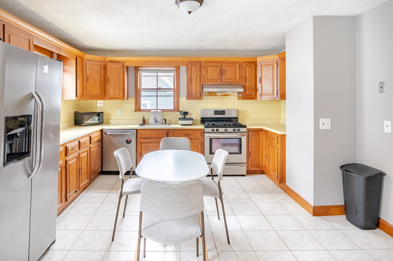 #1578: Somerville - Queen Bedroom B - #1578: Somerville - Gallery - 6