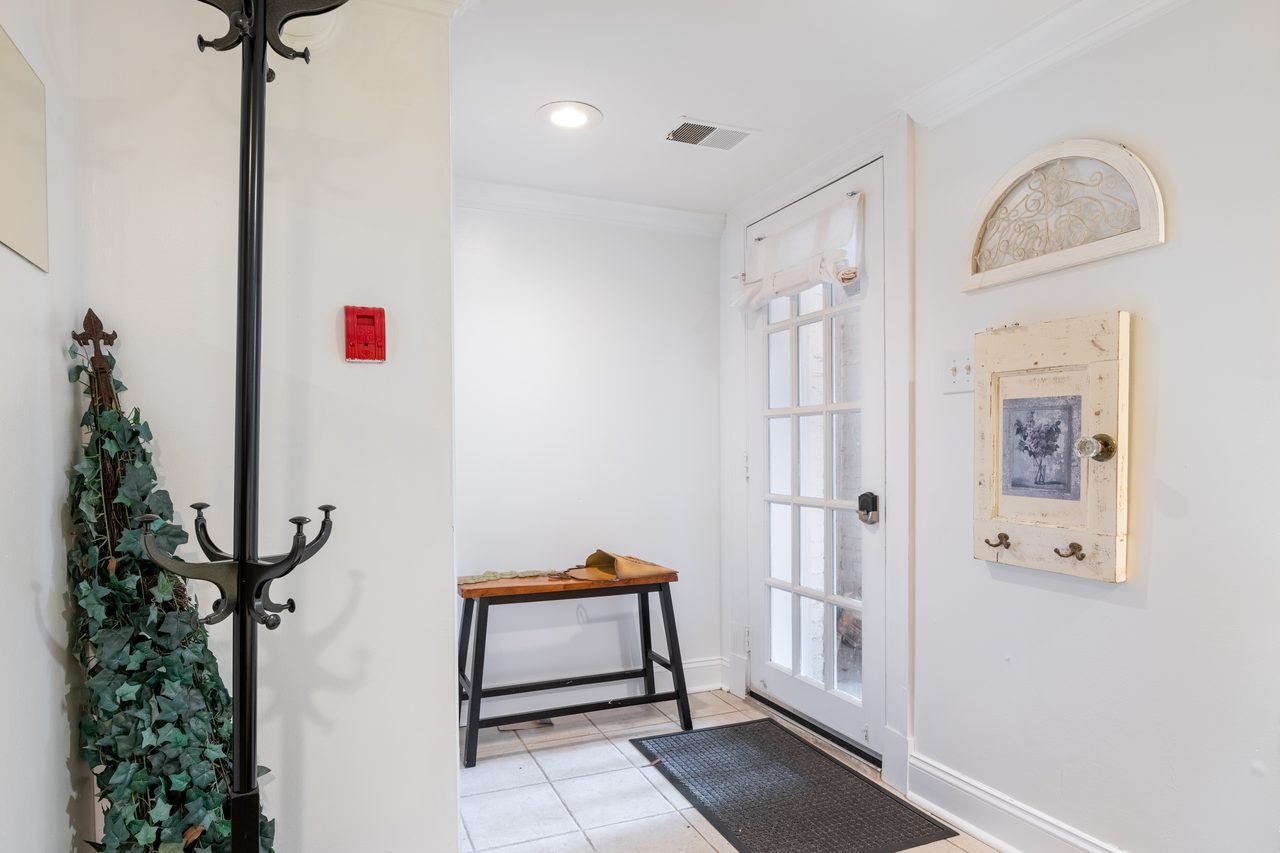  #1479: Adams Morgan - Studio (Queen)  -  #1479: Adams Morgan  - Gallery -  12