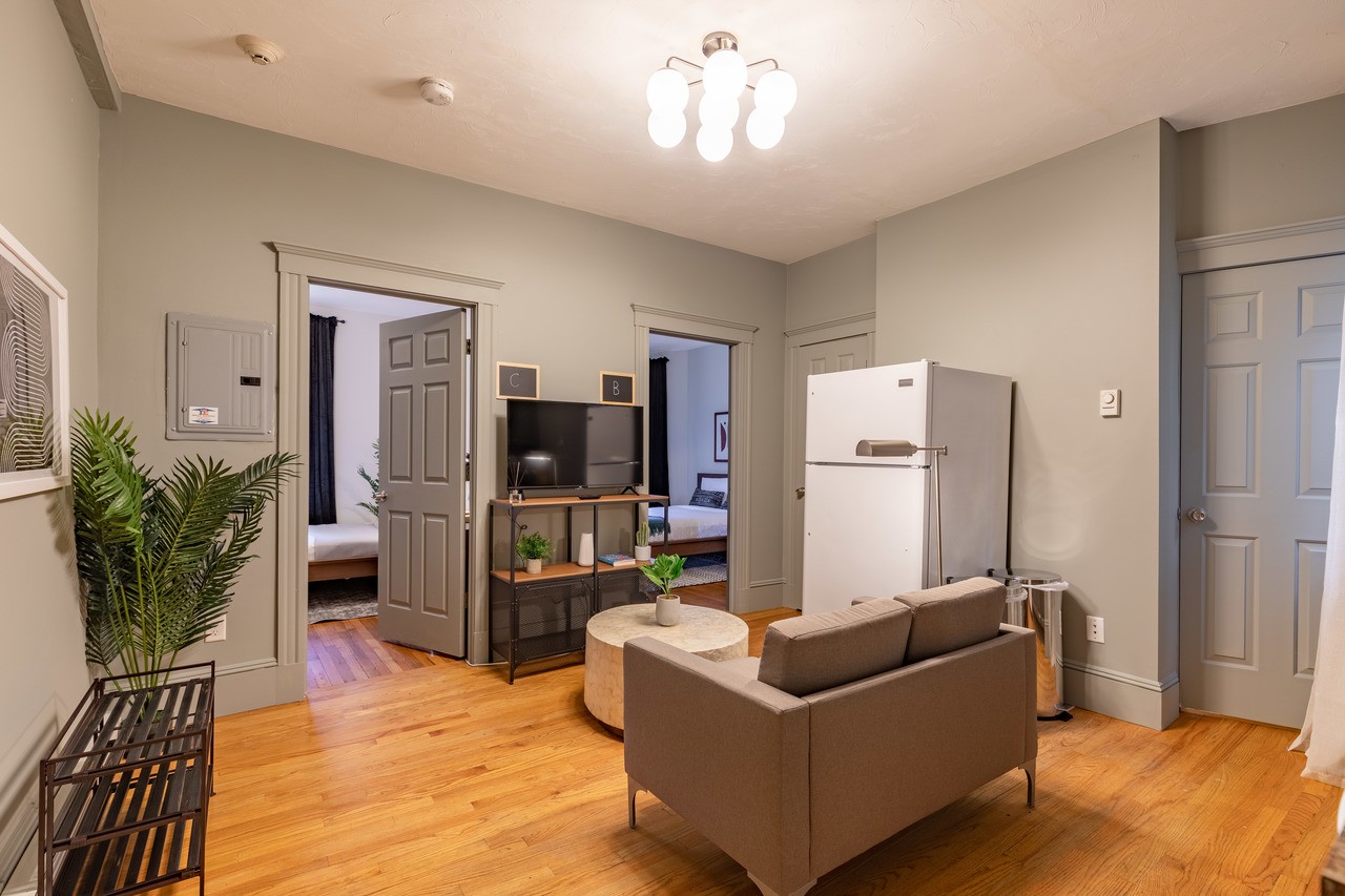 #236: Fenway - Queen Bedroom A - 8