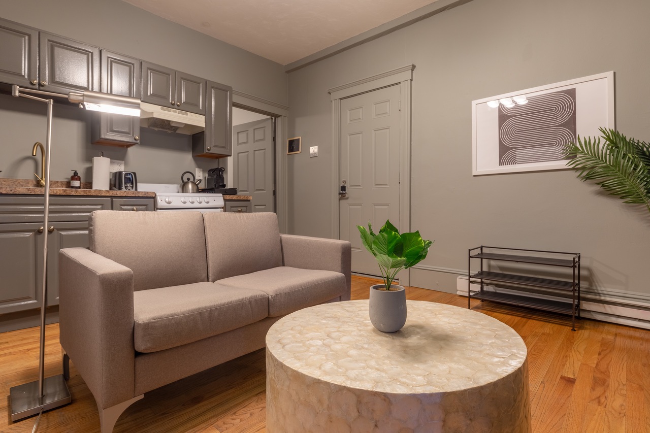 #236: Fenway - Queen Bedroom C - 9
