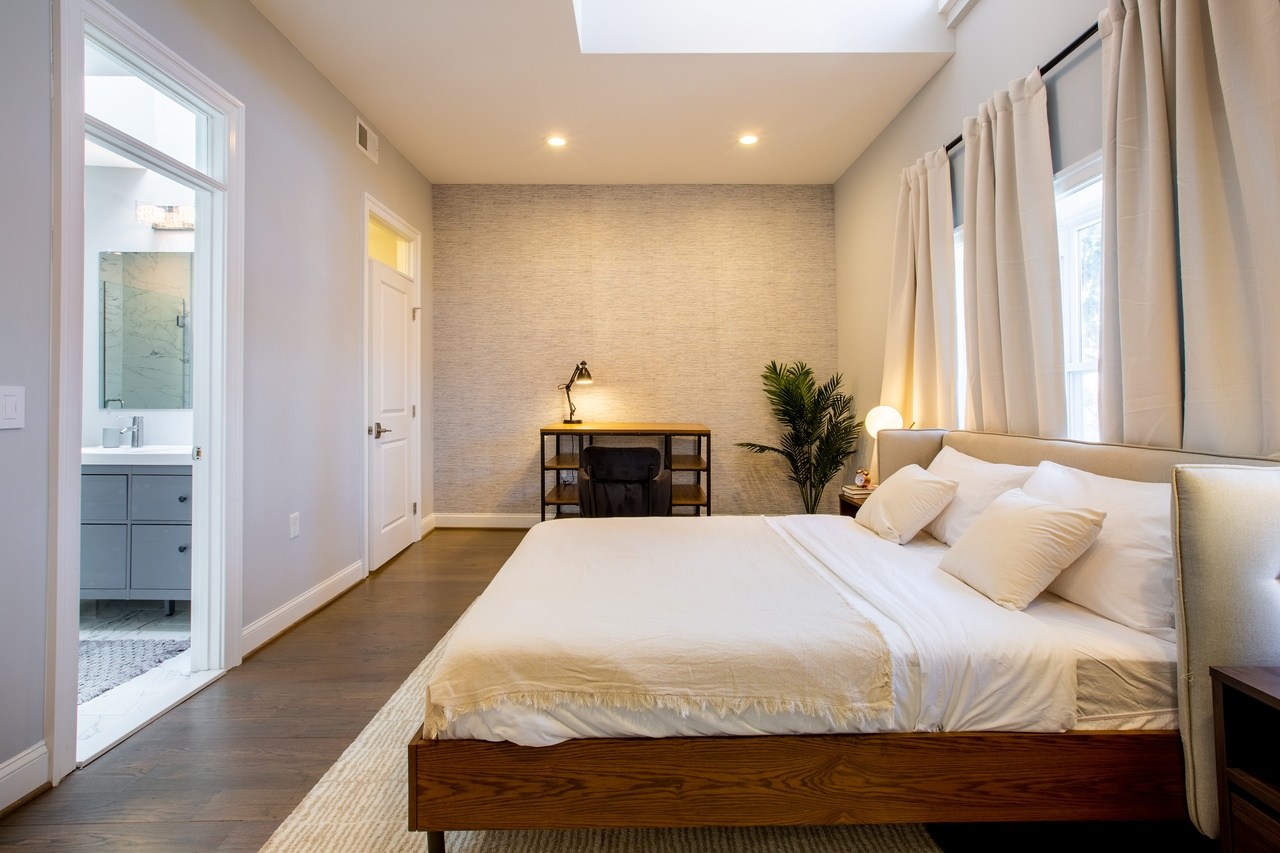  #289: Petworth - Queen Bedroom A W/Private Bathroom  -  #289: Petworth  - Gallery -  3