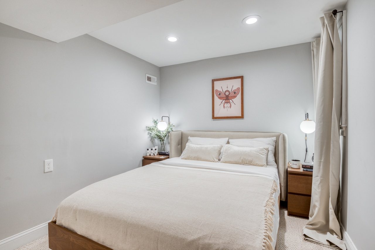  #289: Petworth - Queen Bedroom D W/Private Bathroom  -  #289: Petworth  - Gallery -  2
