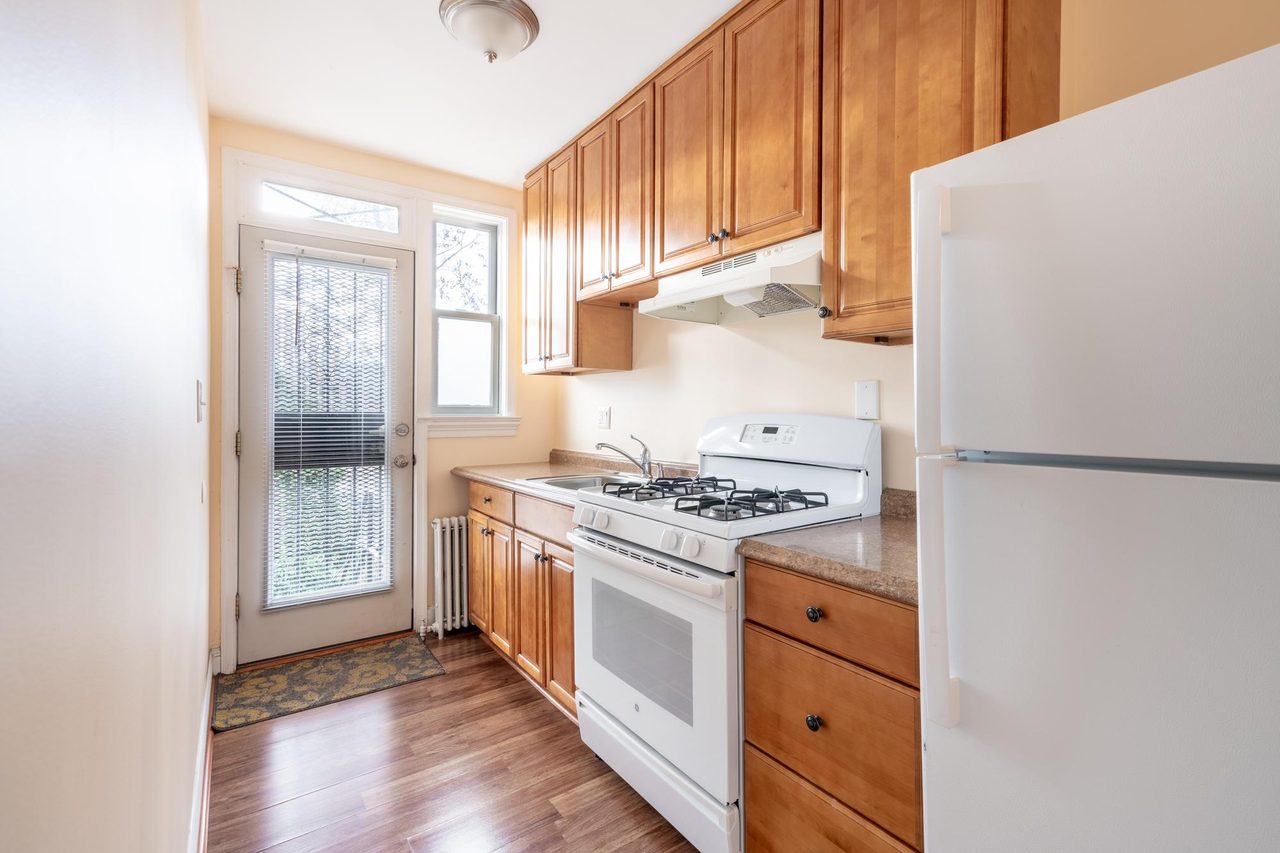  #1625: Edgewood - 1 Bedroom (Full)  -  #1625: Edgewood  - Gallery -  11