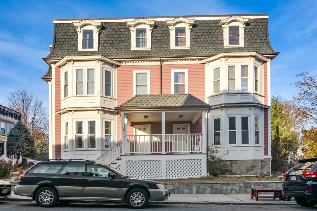  #829: Roxbury - Queen Bedroom C  -  #829: Roxbury  - Gallery -  21