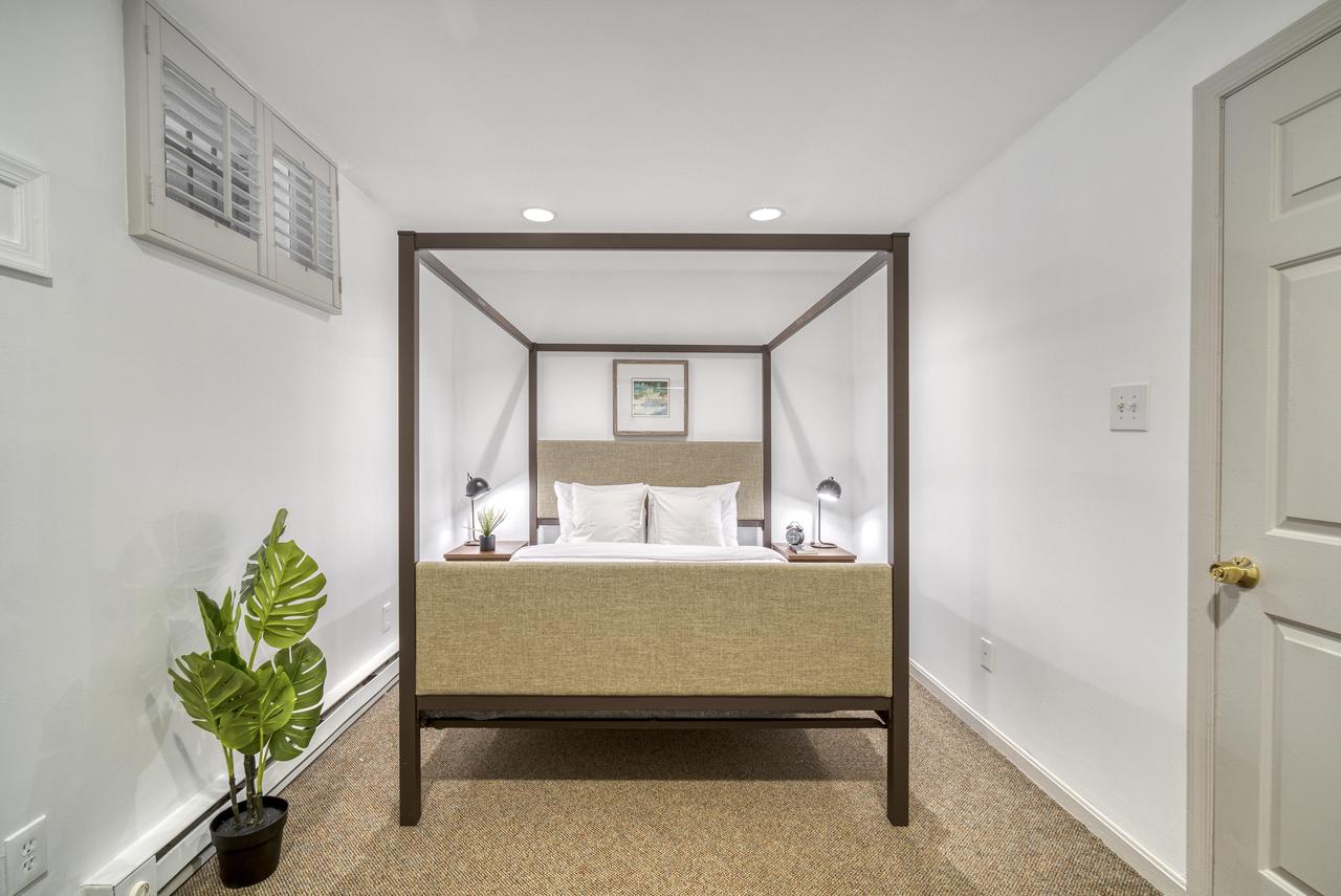  #325: Capitol Hill - 1 Bedroom (Queen)  -  #325: Capitol Hill  - Gallery -  2