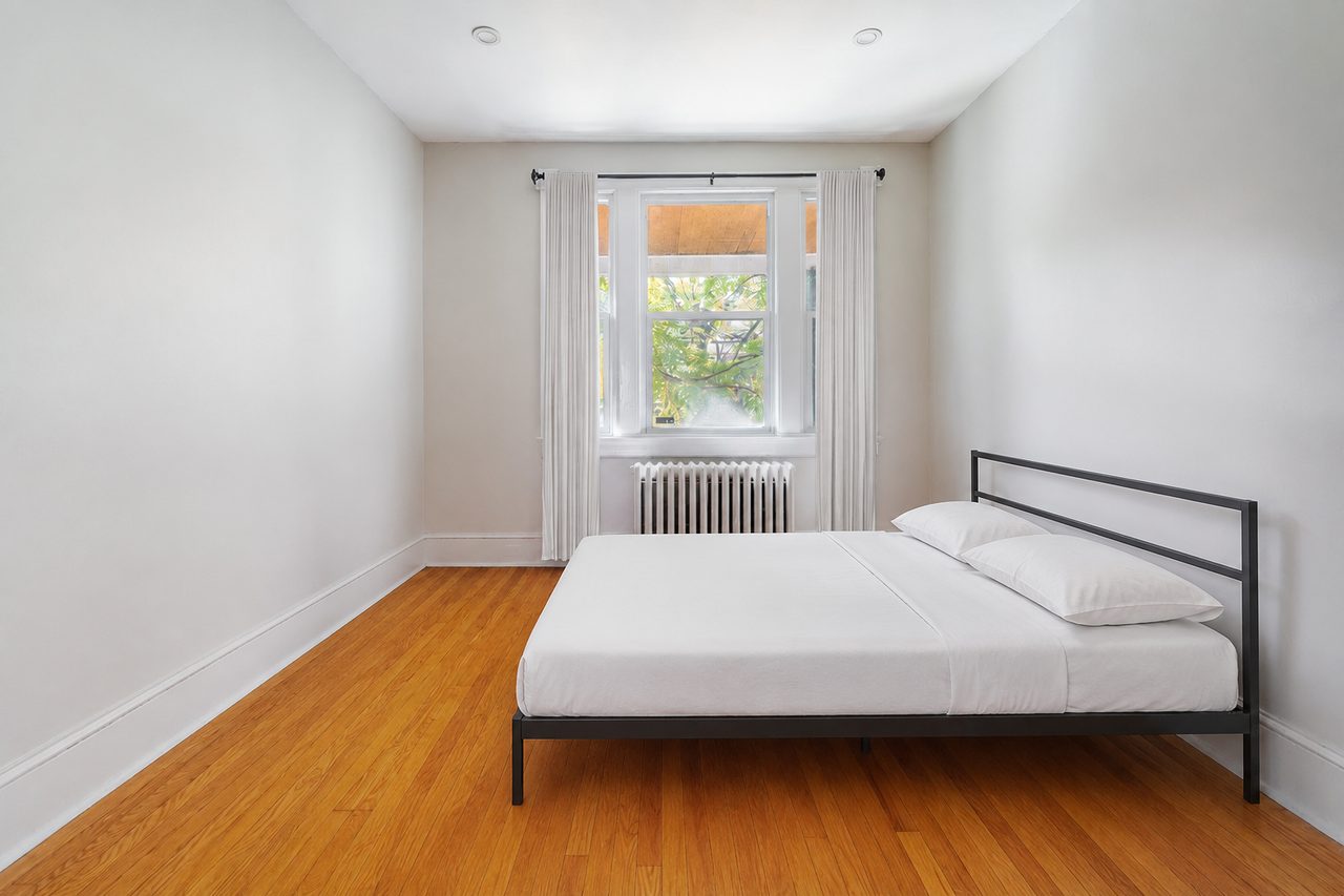 #1590: Columbia Heights - Queen Bedroom A - 1