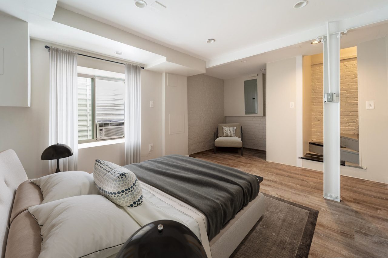  #1590: Columbia Heights - Queen Bedroom B  -  #1590: Columbia Heights  - Gallery -  18