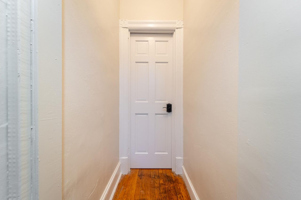  #1590: Columbia Heights - Queen Bedroom B  -  #1590: Columbia Heights  - Gallery -  13