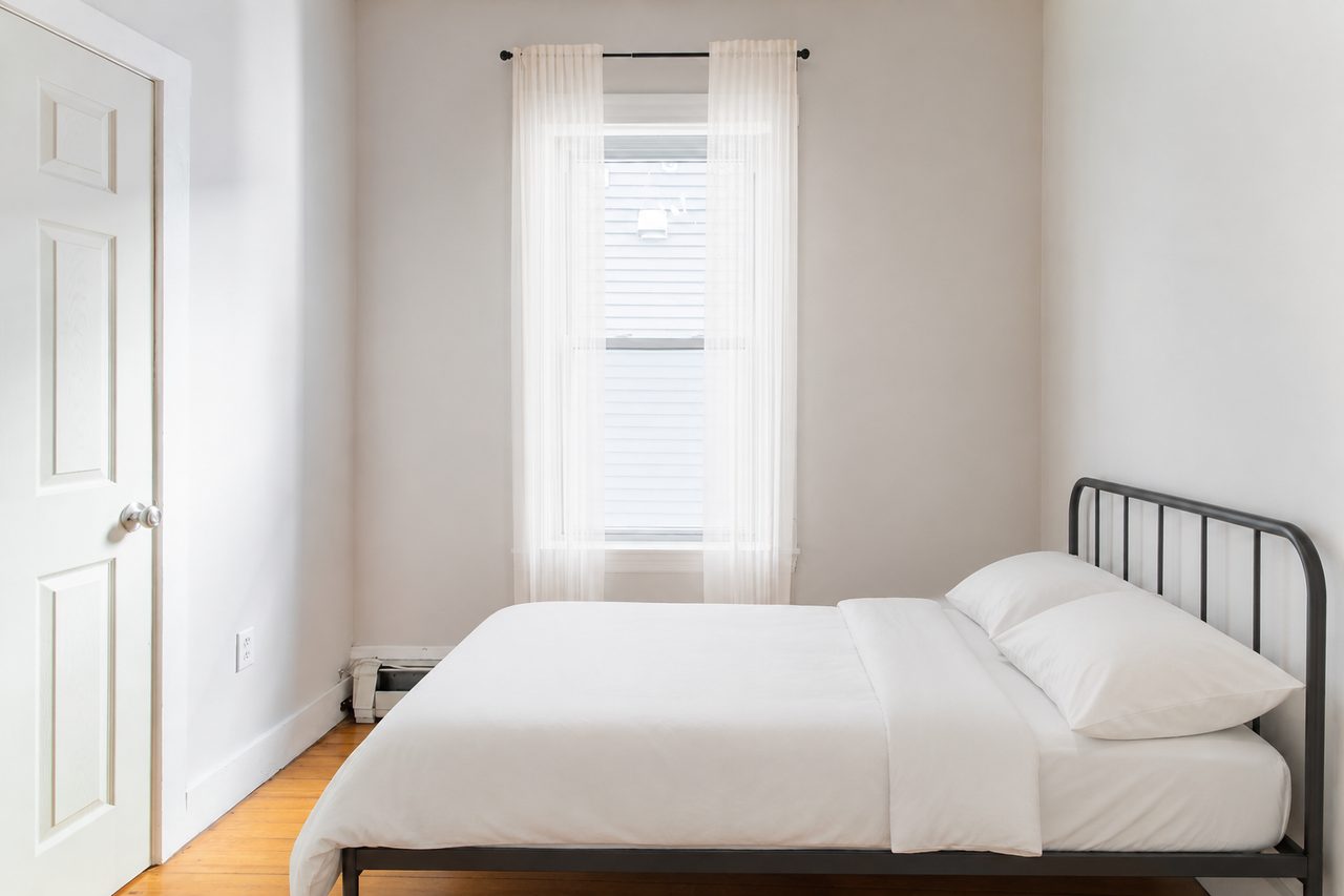 #1068: Mission Hill - Twin Bedroom D - 2