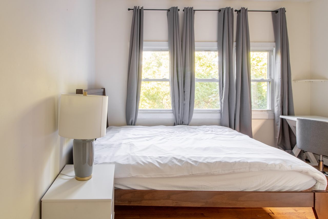  #1068: Mission Hill - Queen Bedroom E  -  #1068: Mission Hill  - Gallery -  13
