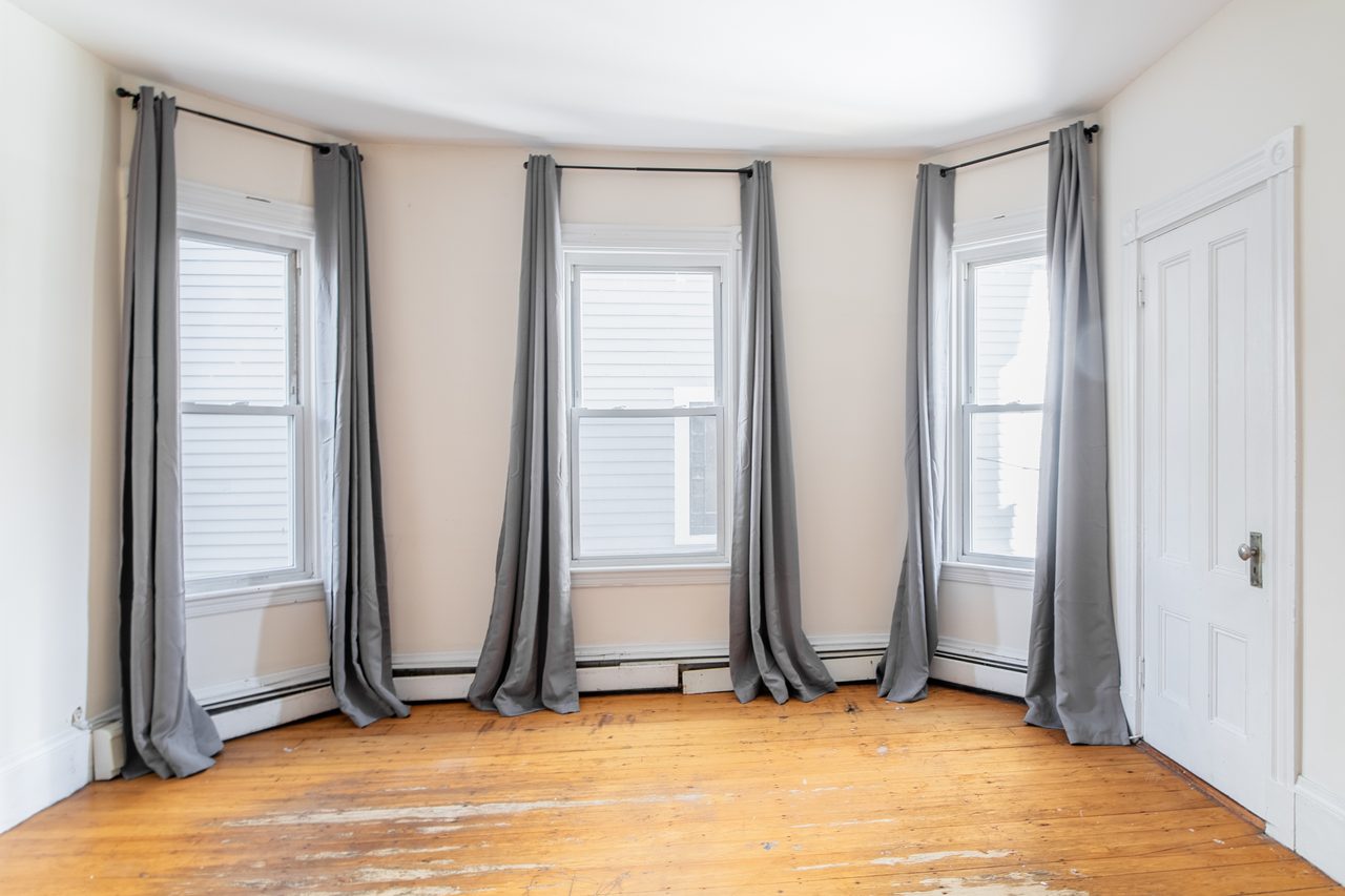  #1068: Mission Hill - Queen Bedroom C  -  #1068: Mission Hill  - Gallery -  15