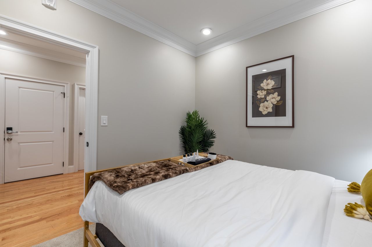  #276: North End - Full Bedroom A  -  #276: North End  - Gallery -  2