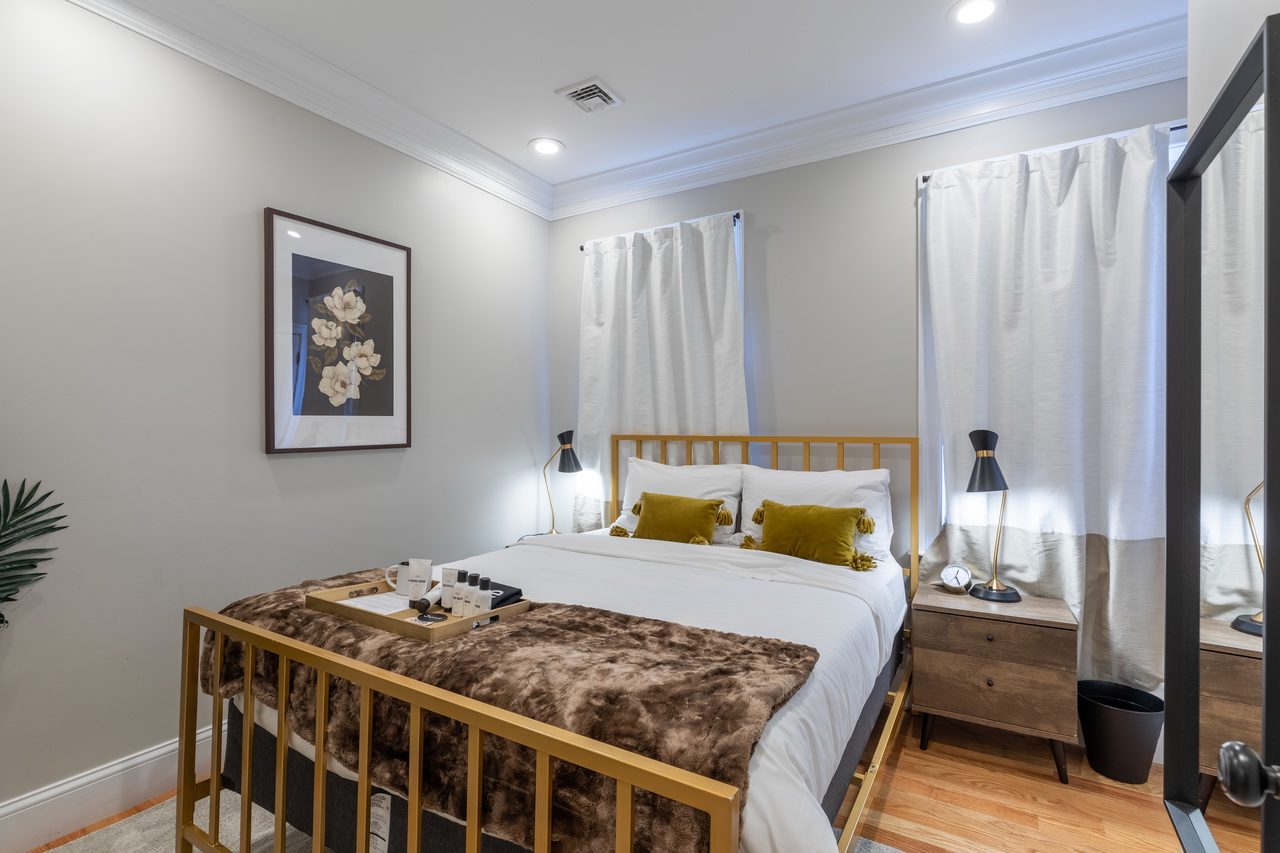  #276: North End - Full Bedroom A  -  #276: North End  - Gallery -  11