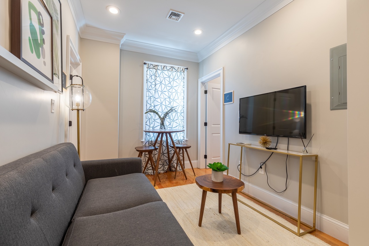  #276: North End - Full Bedroom B  -  #276: North End  - Gallery -  8