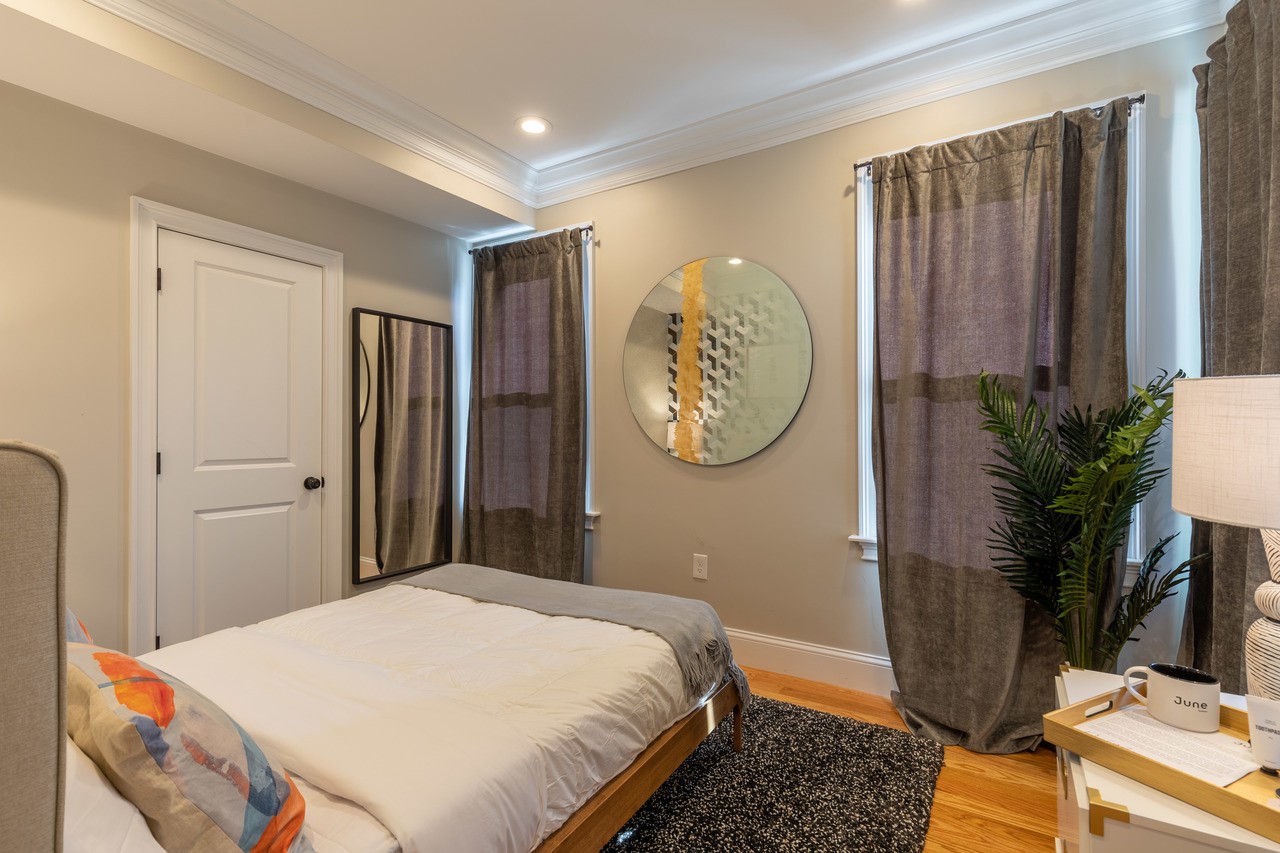  #276: North End - Full Bedroom B  -  #276: North End  - Gallery -  10